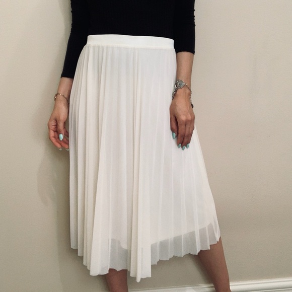 Brand New lace skirt - Picture 11 of 12